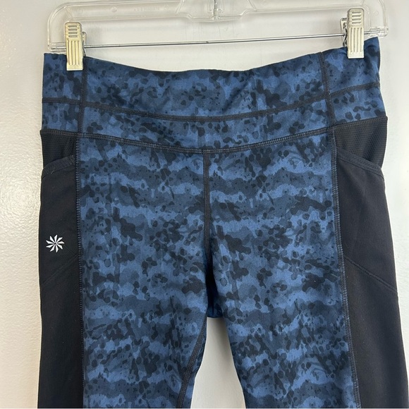 Athleta Be Free Blue Dapple Knicker Cropped Capri Leggings Size Small - Picture 2 of 11